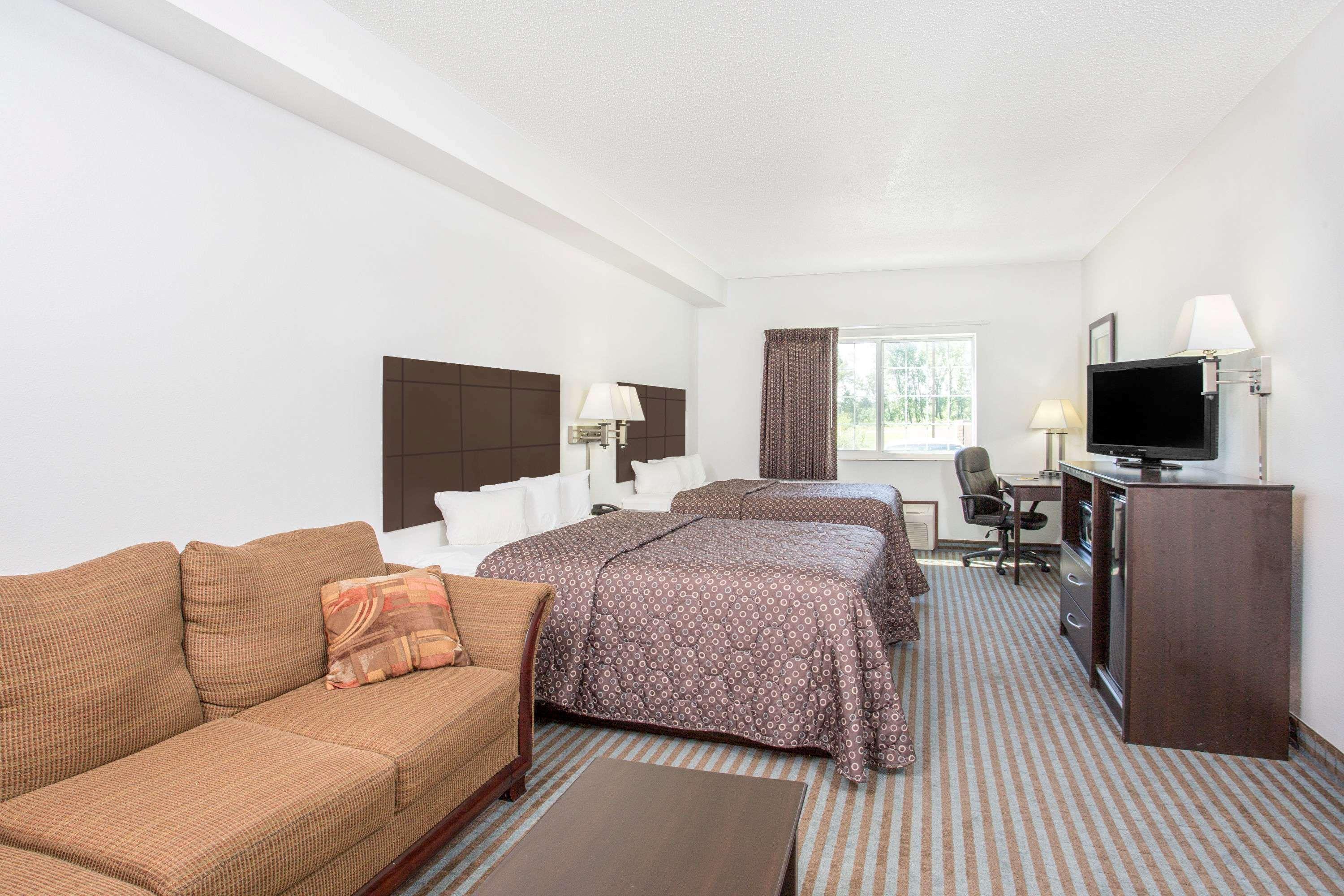 Super 8 By Wyndham Cedar Falls Esterno foto