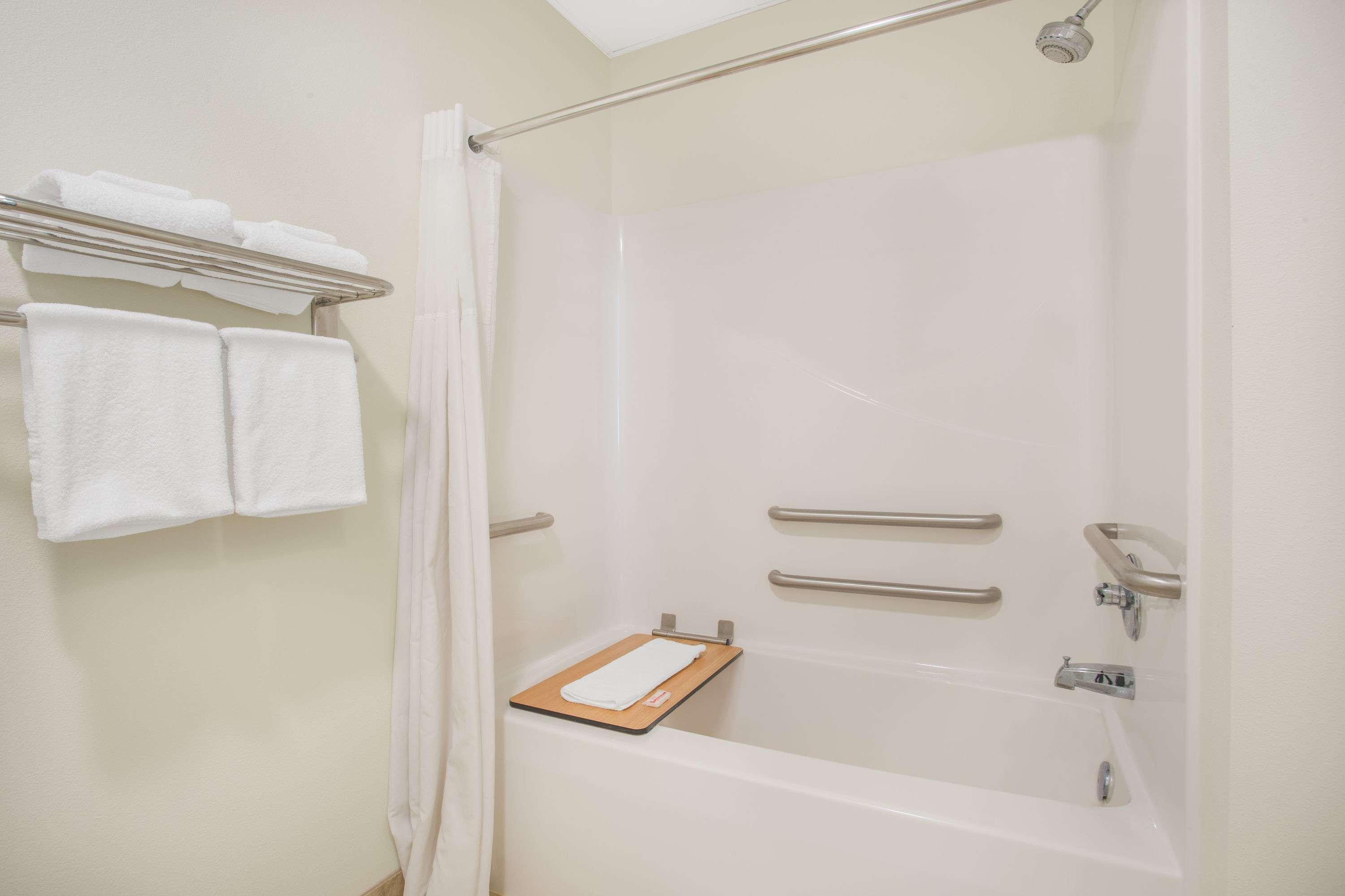 Super 8 By Wyndham Cedar Falls Esterno foto